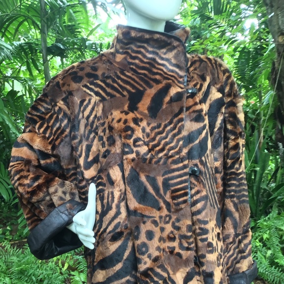 Vintage Krizia Italian leather lined fur coat - Picture 15 of 15